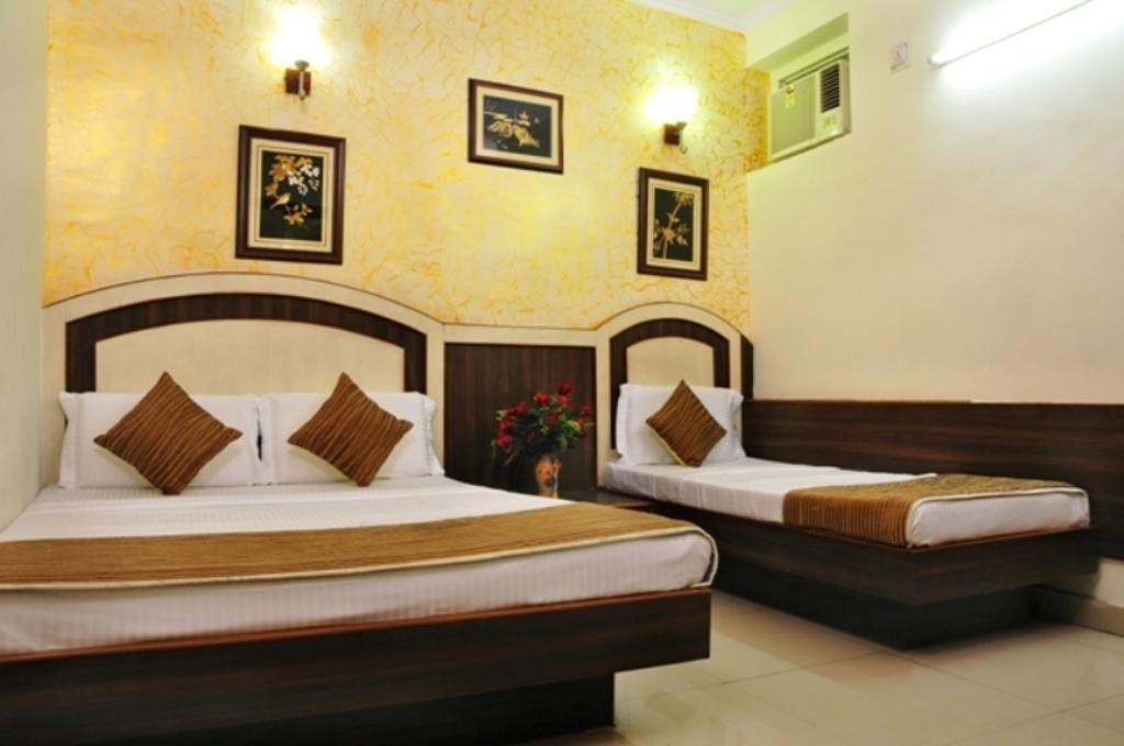 Hotel Star Palace Ню Делхи Екстериор снимка